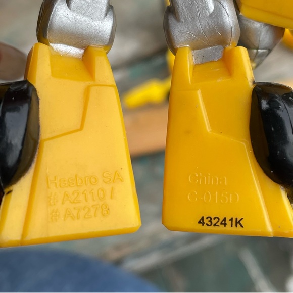 Transformers: Robots in Disguise Combiner Force Crash Combiner Beeside - Picture 5 of 6